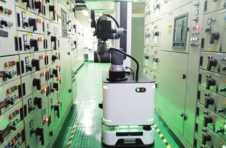 天津：全方位检测海上平台配电系统 无轨智能机器人“上岗”
