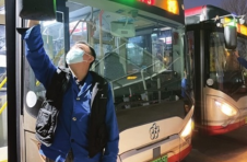 天津公交启动冬运 车厢温度≤16℃时开启暖风